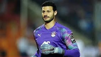 فحص طبي لحارس الأهلي قبل المران المسائي