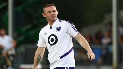 زوجة روني وراء عودته لإنجلترا