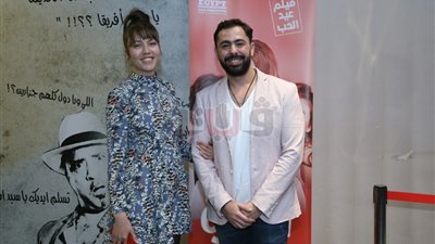 انتهاء العرض الخاص لفيلم «نص جوازة» بحضور حمادة هلال (صور)