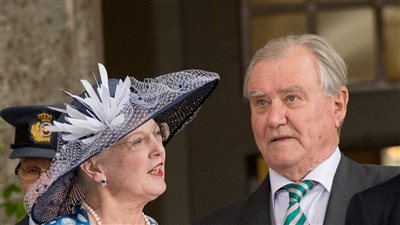 وفاة الأمير هنريك زوج ملكة الدنمارك (صور)