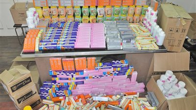 ضبط مستحضرات طبية وأدوية مجهولة في الغردقة