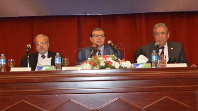 «سعفان» يلتقي 1500 من طلاب جامعة فاروس بالإسكندرية