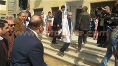 بالصور.. محافظ القليوبية يتفقد مستشفى «أبو المنجا» بشبرا الخيمة