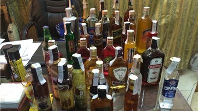 ضبط 17 محلا تروج للخمور في القليوبية