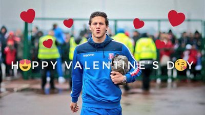 ستوك سيتي يستخدم رمضان صبحي للاحتفال بعيد الحب