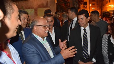 وزير الرياضة يضع حجر الأساس لمشروع الطرح الاستثماري بمركز شباب سموحة