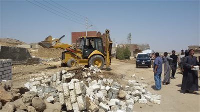 استرداد ٤٥٠ فدانا و٢٩٢٥٠ مترا من أراضي أملاك الدولة في قنا