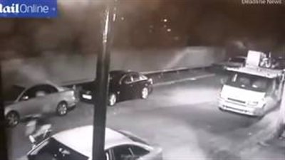 «دراج» يفقد أسنانه بعد انشغاله بالمحمول (فيديو)