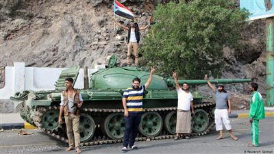 اغتيال شقيق زعيم الحوثيين وهدوء حذر في عدن