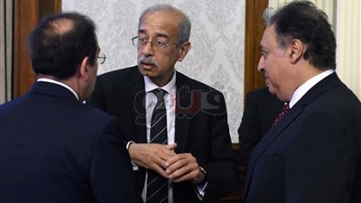 مجلس الوزراء يستعرض مؤشرات النصف الأول من العام المالي.. الحكومة: مصر تجاوزت المرحلة الصعبة وآثار الإصلاح تظهر قريبا.. انخفاض العجز الكلي لـ٤.٤٪؜.. وتحصيل ٢٤٨.٨ مليار جنيه ضرائب ومعدل النمو ٥.٢٪؜