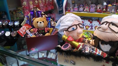 عيد الحب في دمياط «طعم تاني».. إبداعات ذهبية لصناع الأثاث (فيديو)