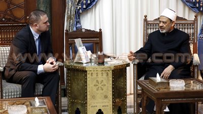 بالفيديو.. شيخ الأزهر يستقبل سفير البوسنة والهرسك