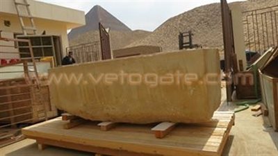 بالصور.. المتحف الكبير يستقبل تابوت للأسرة 26