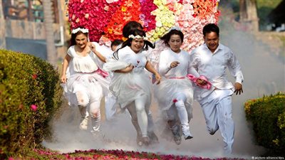 في تايلاند.. تزوج في عيد الحب واحصل على شهادة من ذهب