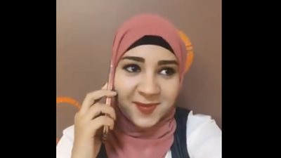 حال الفتيات «السناجل» في عيد الحب (فيديو)