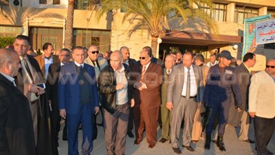 بالصور.. «إمام» يتفقد مراحل إنتاج السكر بشركة الدقهلية