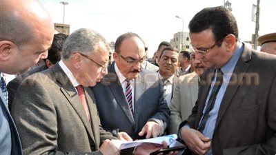 فرحات يتفقد معدية الأهالي بـ«دمنهور- شبرا» ويلغي ندب رئيس حي شرق