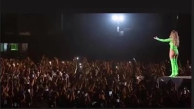 جينيفر لوبيز تنشر صورة من حفلها بالساحل الشمالي