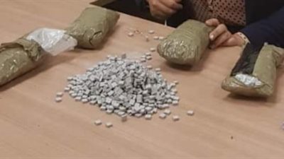 انتداب مترجم لحضور التحقيق مع برازيلية متهمة بتهريب مخدر اكستاسي