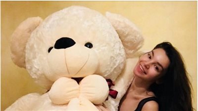 زوج الراقصة جوهرة يرسل لها «دبدوب» من روسيا بمناسبة عيد الحب (صورة)