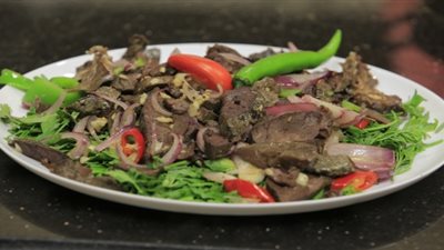 احذر.. الإفطار على كبدة الأضحية وحلويات اللحوم يهدد صحتك