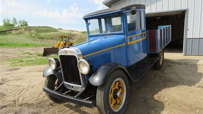 اكتشاف 250 سيارة قديمة في حظائر للحيوانات بالولايات المتحدة (صور)