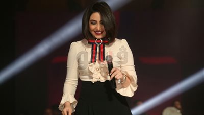 بوسي تشعل أولى فقرات عيد الحب بفندق إنتركونتيننتال