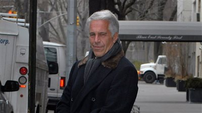 انتحار ملياردير أمريكي بعد اتهامه بالتحرش الجنسي بالقصر