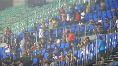 احتفال جماهير النجم الكونغولي بهدف فريقهم في بيراميدز (فيديو)