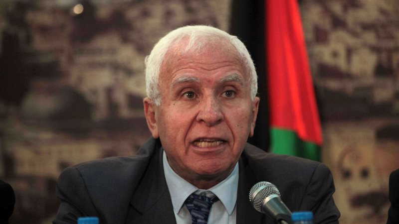 عزام الأحمد عضو اللجنة