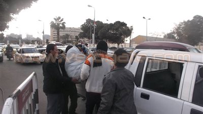 بالصور.. محافظة القاهرة ترفع إشغالات محيط معرض الكتاب