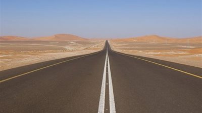 الإسكان: جارٍ تطوير طريق الواحات بطول ٣٠ كم