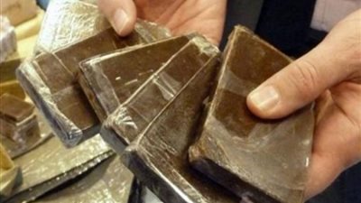 ضبط مصري قادم من إيطاليا حاول تهريب مخدر الحشيش بمطار القاهرة