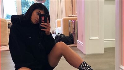 كايلي جينر تعود بصورها الجريئة في عيد الحب