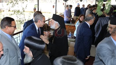 محافظ سوهاج يستقبل وفد من الكنيسة للتهنئة بعيد الأضحى (صور)