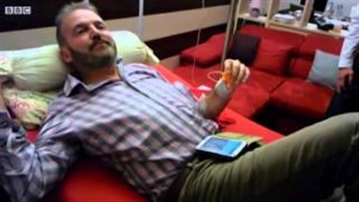 بالفيديو.. أب ينهى حياته في عيادة انتحار سويسرية