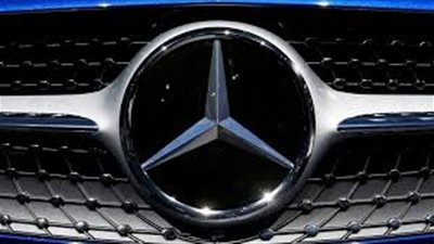 مرسيدس تستعيد 144 سيارة بسبب الوسادة الهوائية وعجلة القيادة
