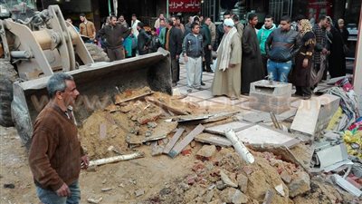 بالصور.. إزالة إشغالات منطقة المنيب ومترو الأنفاق بالجيزة