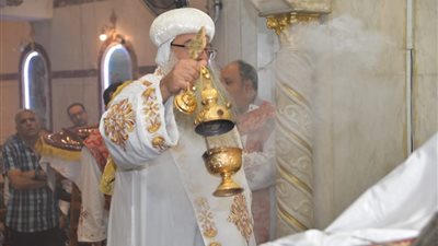 16 صورة ترصد ترأس الأنبا تكلا لقداس صوم العذراء بكنيستها