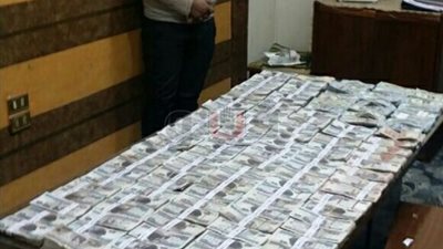 ضبط مهندس ومدرس بحوزتهما كمية كبيرة من العملات الأجنبية بكفر الشيخ