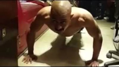 بالفيديو.. محمد رمضان يستعد لتصوير «الأسطورة»: «ثقة في الله نجاح»