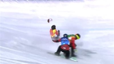 لحظة كسر لاعب رقبته بدورة الألعاب الأوليمبية الشتوية (فيديو وصور)