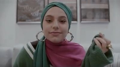 فتاة تتزوج من الحياة كرد على «إمتى نفرح بيكي» (فيديو)