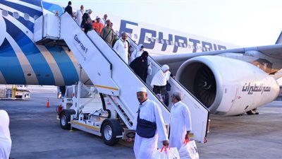 مطار القاهرة يستقبل أولى رحلات الحج السريع بعد أداء المناسك