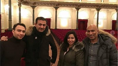 حسام حبيب يرافق شيرين عبد الوهاب في رحلة هولندا (صور)