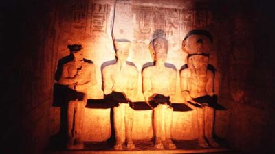 «الفنون الشعبية» بالوادي الجديد تشارك باحتفالية تعامد الشمس على رمسيس