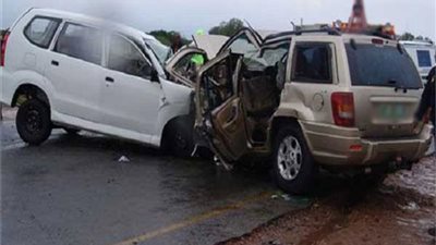 إصابة 3 أشخاص بينهم سيدة في حادث تصادم بالصف