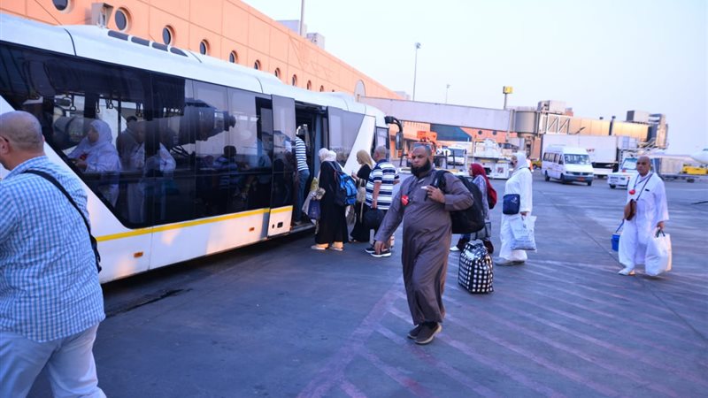 حجاج فى مطار القاهرة