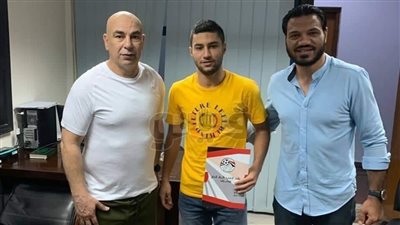 صانع ألعاب الأهلي ينتقل لسموحة مجانًا