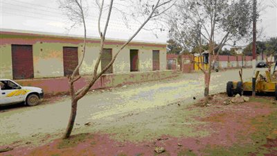 مطالبات بإعادة طرح محال الوحدة المحلية بـ«الريان» في مزاد علني